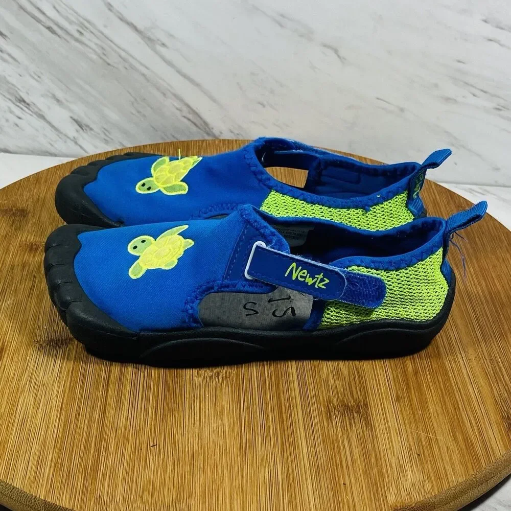 Newtz Water Kids Shoes 11/12 Blue Green Turtle ( Missing Insoles )
